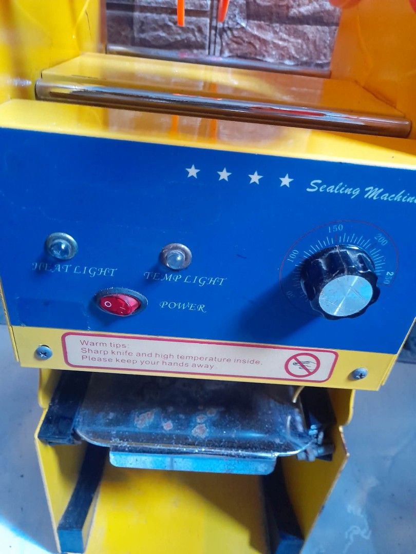 Cup sealer (Category: Other Home Appliances) located in Taguig. Submitted by i_am_blessygrei (Listing ID 1451771620, Image 2). Description: Cup sealer Issue Hindi ma control un temperature kyo nalang mag paayos Pickup only.
