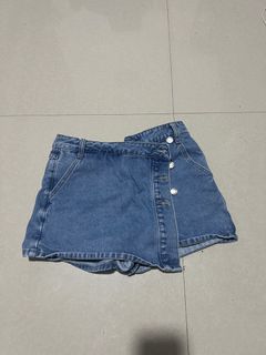 (Category: ) located in . Submitted by uphypeph (Listing ID 1451726127, Image 1). Description: .