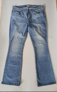 (Category: ) located in . Submitted by aydenthriftwear (Listing ID 1451755779, Image 1). Description: .