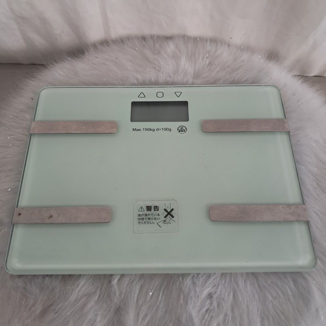 Digital Weighing Scale (Category: Health Monitors & Weighing Scales) located in Bulacan. Submitted by amarijapansurplus (Listing ID 1451784822, Image 1). Description: - Digital weighing scale - will send video if u request it. - 💯 working, tested ok! - Sleek and modern design - Easy to read display - Accurate weight measurements - Durable construction - Great for home use call or text 09354146194.