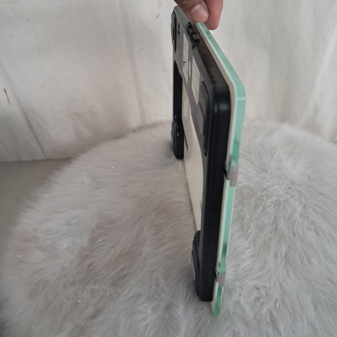 Digital Weighing Scale (Category: Health Monitors & Weighing Scales) located in Bulacan. Submitted by amarijapansurplus (Listing ID 1451784822, Image 3). Description: - Digital weighing scale - will send video if u request it. - 💯 working, tested ok! - Sleek and modern design - Easy to read display - Accurate weight measurements - Durable construction - Great for home use call or text 09354146194.