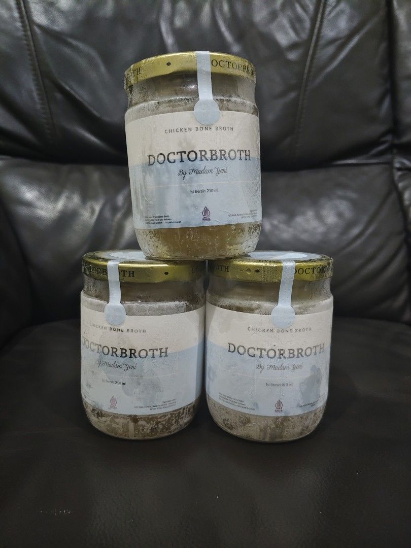 Doctorbroth Chicken 200Ml (Kategori: Makanan Instan) berada di Jakarta Barat. Dikirim oleh stvn9987 (ID iklan 1451890122, Gambar 1). Deskripsi: NB: Harga Diatas Untuk 1 Jar... Chicken Bone Broth , 200 ML seritikasi HALAL dan BPOM - 100% Tulang ayam kampung organic yang dimasak selam 24 jam - Tanpa MSG, tanpa gula, tanpa garam, tanpa pengawet - Aman untuk MPASI - Sayuran organik (wortel ,zucchini,bawang putih,seledri dan jahe dan ada cuka apel) - 