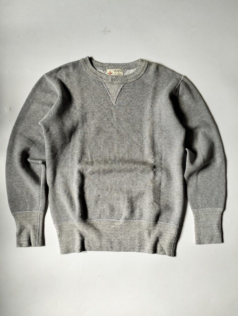 Double V gusset (Category: Coats, Jackets and Outerwear) located in Baguio. Submitted by dapper_deals (Listing ID 1451761810, Image 1). Description: 92022 BASIC COLOR LOOPWHEEL FLATSEAMER SWEATSHIRT Double V Gusset no issue in good condition -19 width -25.5 length.