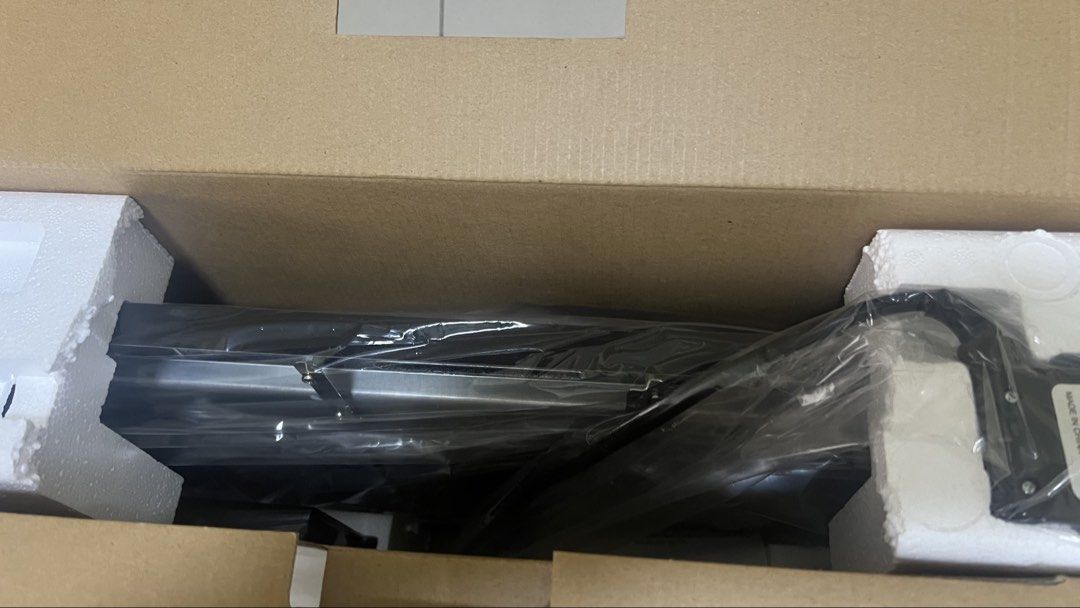 Dowell Electric Grill (Category: BBQ, Grills & Hotpots) located in Paranaque City. Submitted by second_dance_ph (Listing ID 1451824555, Image 2). Description: Dowell Electric Grill Brand new in box Never used Pay via Gcash or Bank qr code Buyer pays for shipping fee.