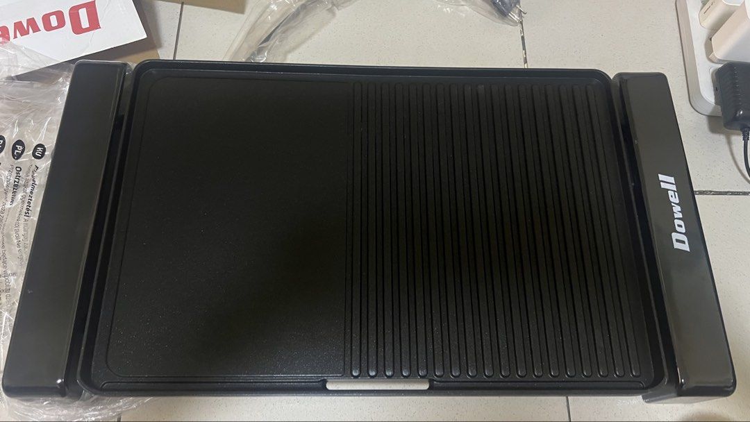 Dowell Electric Grill (Category: BBQ, Grills & Hotpots) located in Paranaque City. Submitted by second_dance_ph (Listing ID 1451824555, Image 3). Description: Dowell Electric Grill Brand new in box Never used Pay via Gcash or Bank qr code Buyer pays for shipping fee.
