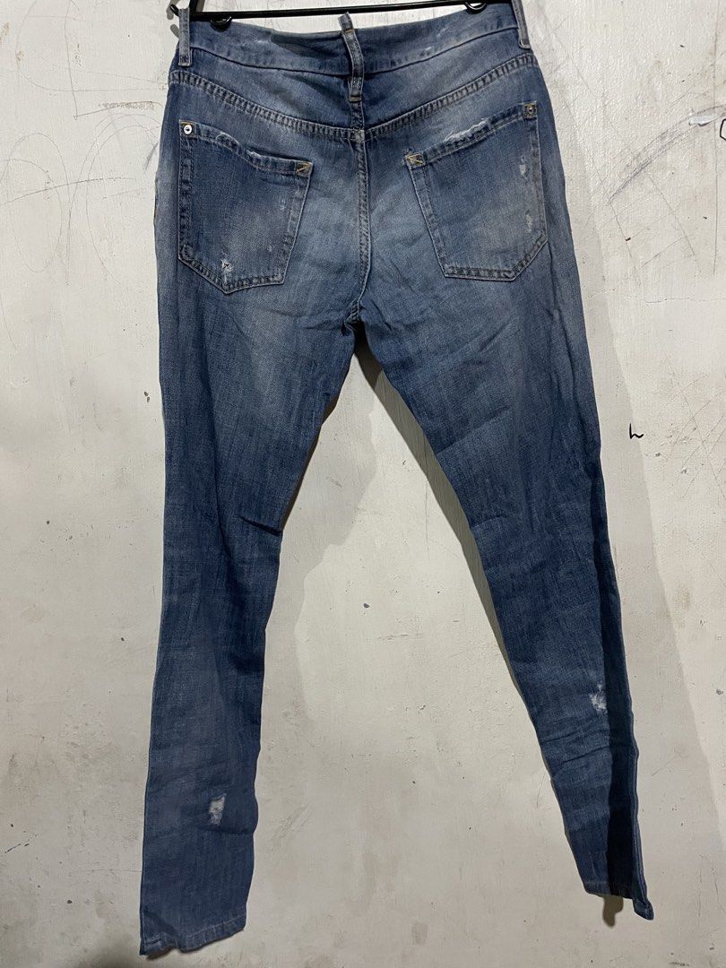 Dsquared2 jeans (Category: Jeans) located in Batangas. Submitted by iam_magnus (Listing ID 1451815289, Image 2). Description: Daquared2 jeans 34 on measure tape 40 length 5.5 altered hem Issue nasa pic na .