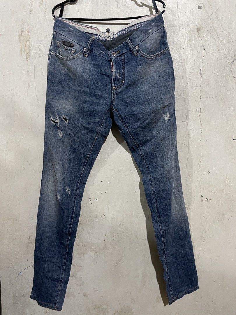 Dsquared2 jeans (Category: Jeans) located in Batangas. Submitted by iam_magnus (Listing ID 1451815289, Image 1). Description: Daquared2 jeans 34 on measure tape 40 length 5.5 altered hem Issue nasa pic na .