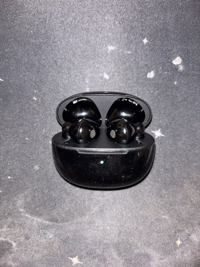 EDIFIER W220T EARBUDS (right earbud not working) (Category: Earphones) located in Manila. Submitted by buttfingerer5000 (Listing ID 1451742564, Image 1). Description: Edifier W220T. Left earbud and charging case work perfectly. Right earbud is water damaged and does not power on. Selling for parts or if you only need the left earbud/case..