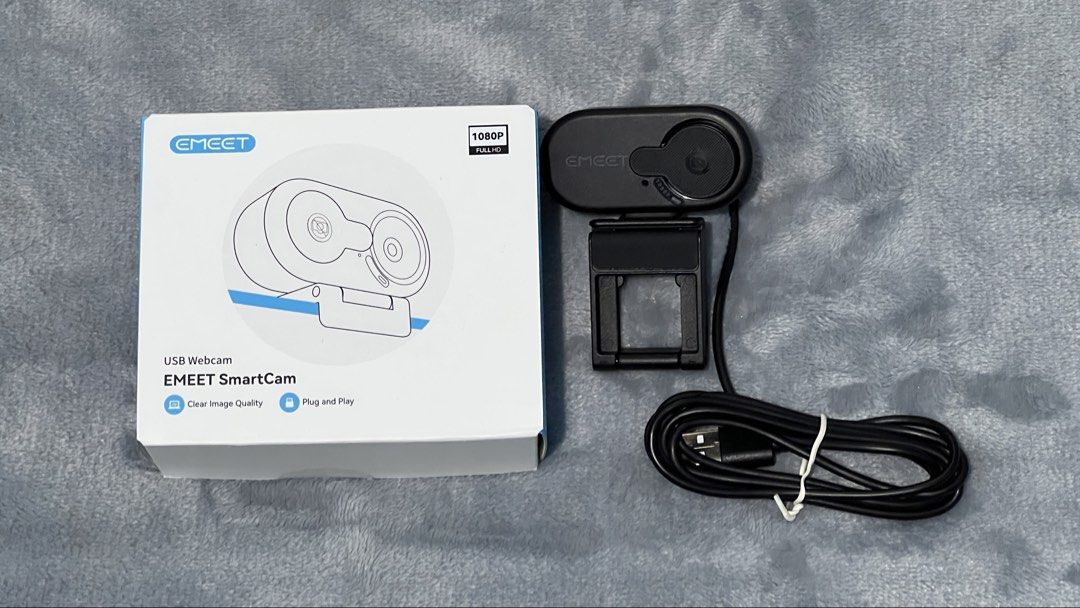 EMEET C100 1080P Webcam (Category: Webcams) located in Quezon City. Submitted by jairuspads (Listing ID 1451788624, Image 1). Description: - EMEET SmartCam USB Webcam - Full HD 1080p resolution for crystal clear video - Plug and play setup - no drivers needed! - Ideal for video calls, streaming, online meetings, and more - Comes with original box and all accessories RFS: upgraded to macbook so no need na ang webcam Bought last June 24,2026 MOP: B