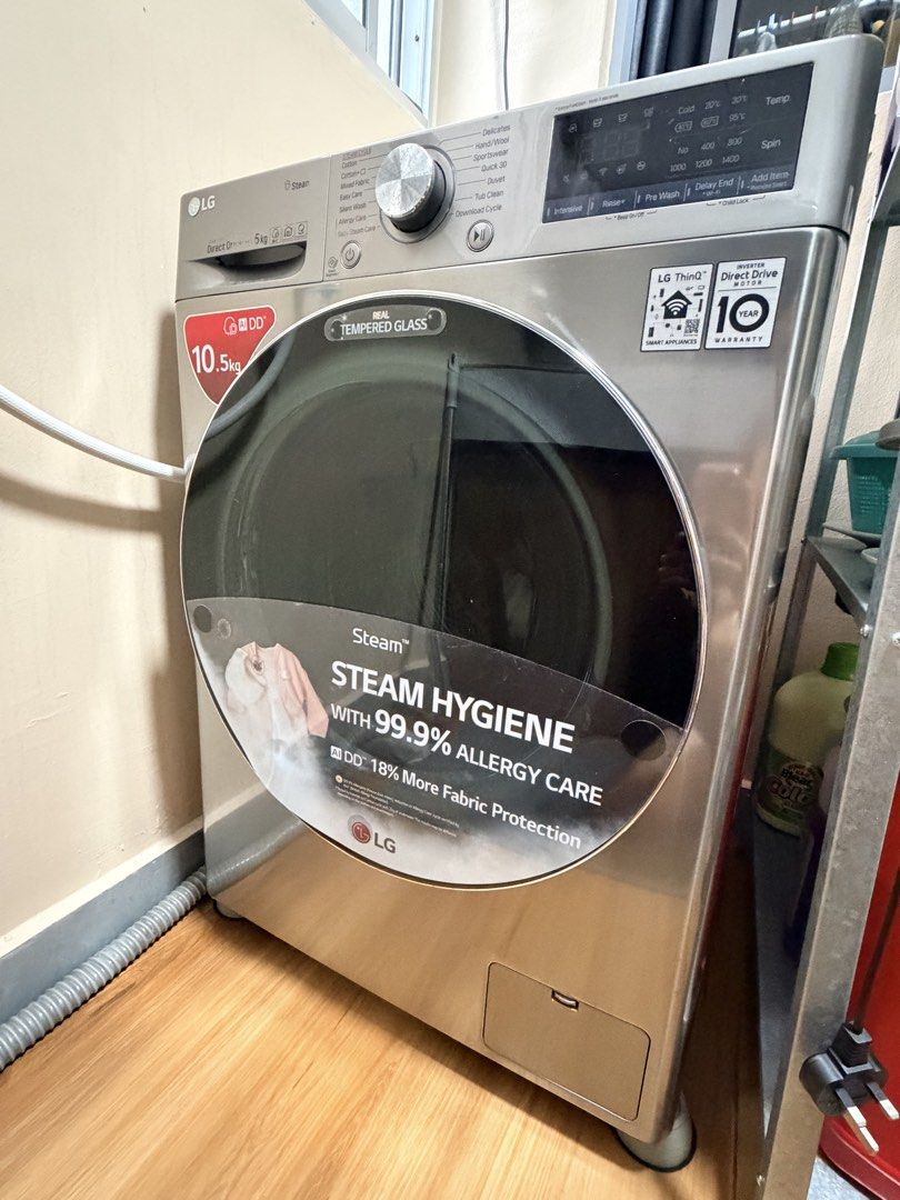 Front Load Washer LG 10.5KG (Category: Bathroom & Kitchen Fixtures) located in Kajang. Submitted by fahkrul91 (Listing ID 1451739775, Image 1). Description: Self pickup.