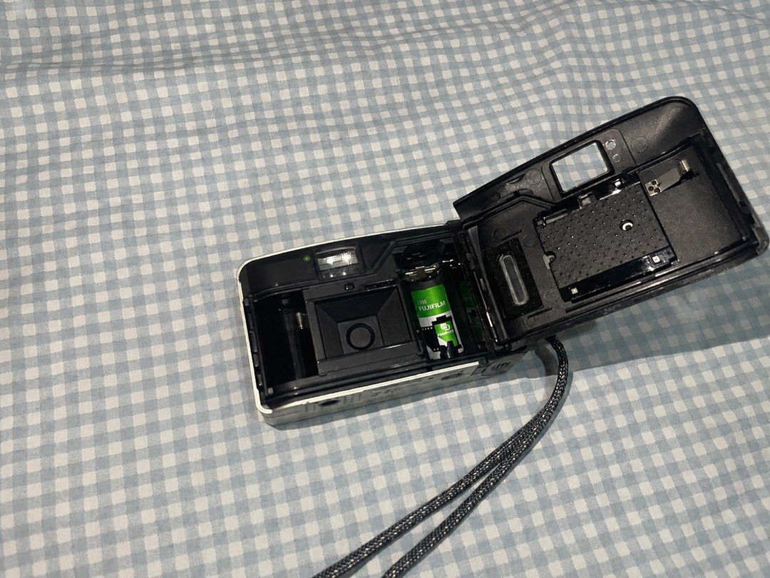 Fujifilm Clear shot 20 auto (Category: Cameras) located in Cabuyao City. Submitted by sephraymundo (Listing ID 1451848752, Image 2). Description: Fujifilm Clear shot 20 auto - 35mm Film Camera - Multi Auto Focus - All working including the flash Sample Photos on the slides 📍Meet Up - Sm Calamba & Sm Santa Mesa or around Legarda & Recto 💳 Mop - Gcash or Bpi .