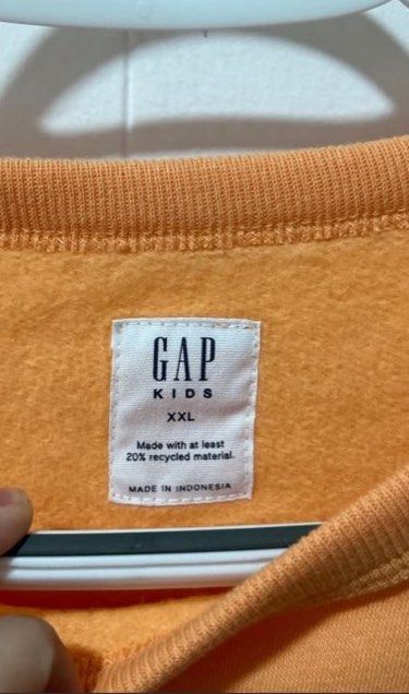 GAP Oversized Orange Sweater Sweathshirt (Category: Longsleeves) located in Cabanatuan. Submitted by wompywompy (Listing ID 1451868712, Image 3). Description: .