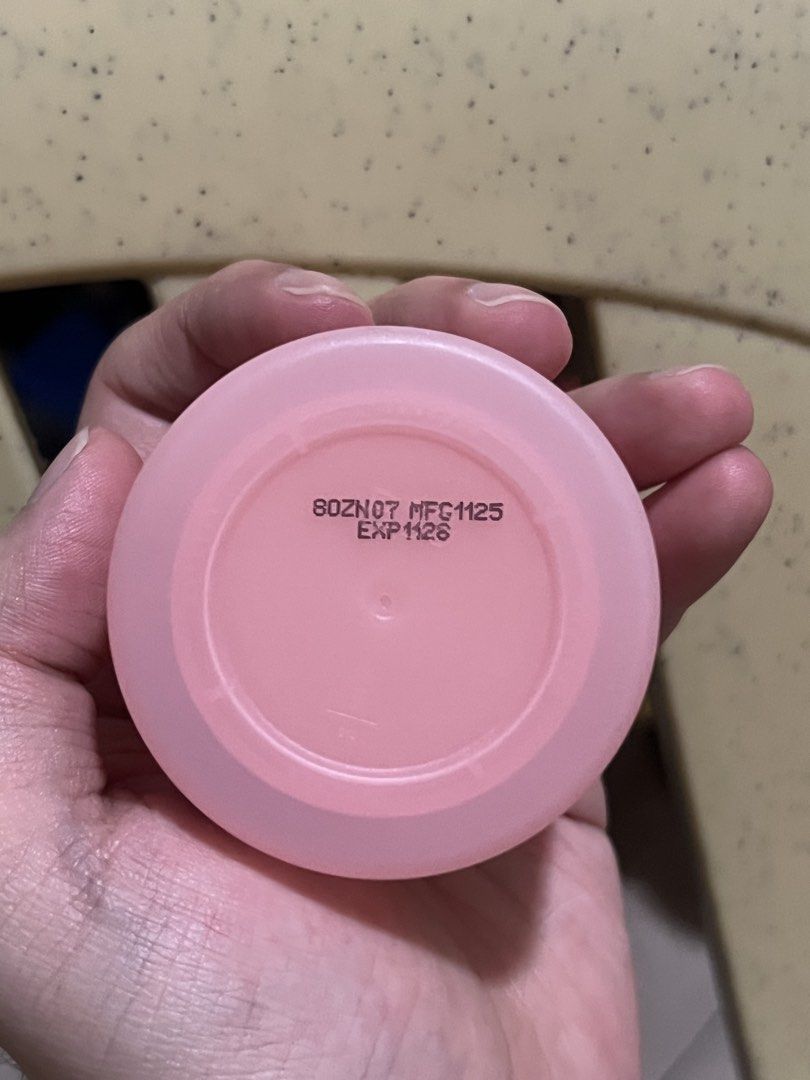 Garnier Niacinamide Dry Touch Cream (Category: Face Care) located in Angeles City. Submitted by papillonpapi (Listing ID 1451786509, Image 2). Description: PAMPANGA ship jnt or meetup dunkin astro park.