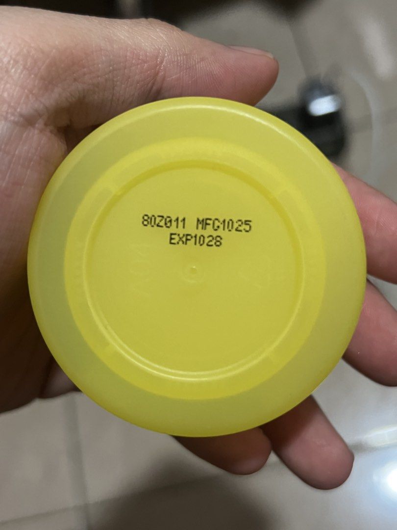 Garnier Vitamin C Dry Touch Cream (Category: Face Care) located in Angeles City. Submitted by papillonpapi (Listing ID 1451783520, Image 2). Description: PAMPANGA Ship jnt or meetup astro park - Expiry Date: October 2028.