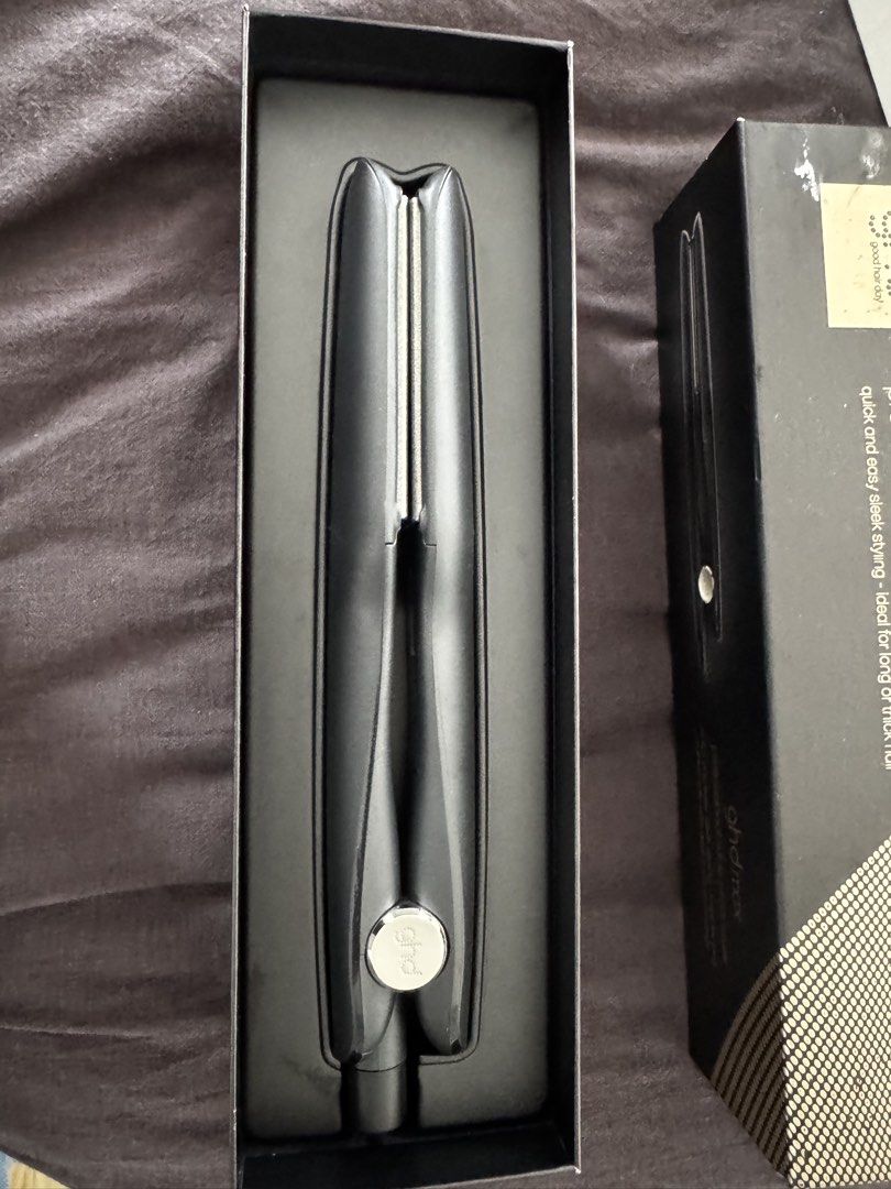 GHD Max Professional Wide Plate Styler (Category: Hair) located in Makati City. Submitted by tinkerboy (Listing ID 1451704535, Image 1). Description: - GHD Max Professional Wide Plate Styler - Perfect for long or thick hair - Achieve quick and easy sleek styling - Get smooth, salon-quality results at home - Comes in original box.