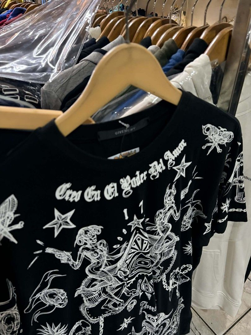 Givenchy (Category: Activewear) located in Bacolod City. Submitted by nice_thriftt (Listing ID 1451858579, Image 3). Description: .
