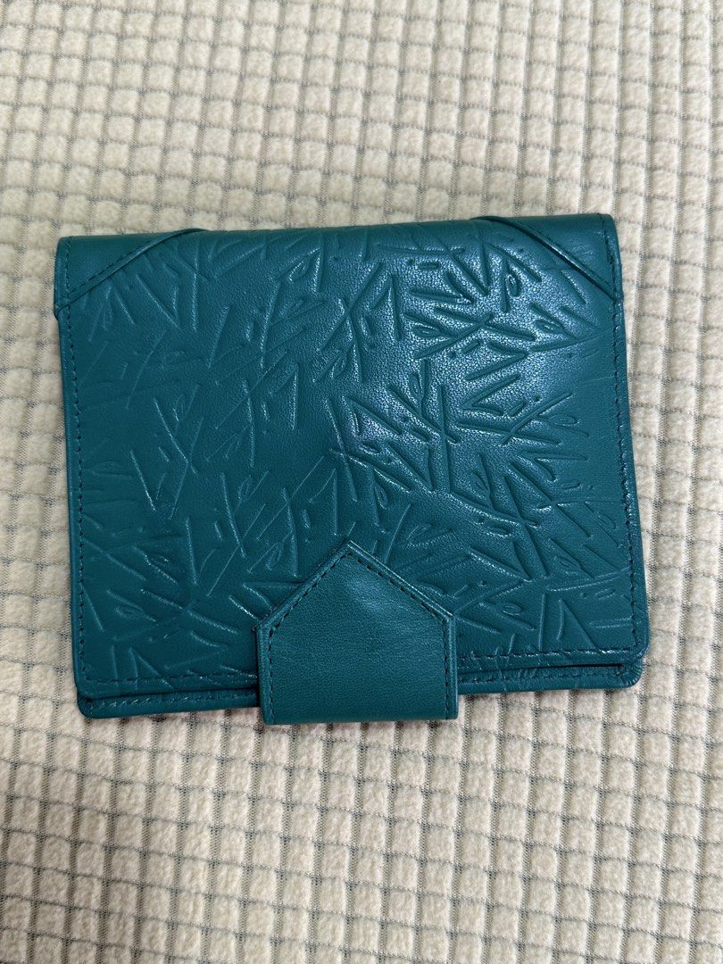 Givenchy Card Wallet (Category: Luxury Bags & Wallets) located in Manila. Submitted by iamcliffordpadilla (Listing ID 1451775699, Image 3). Description: Givenchy Wallet With miniman scratches and with oil stain Selling very low Guaranteed authentic PHP 1,999.