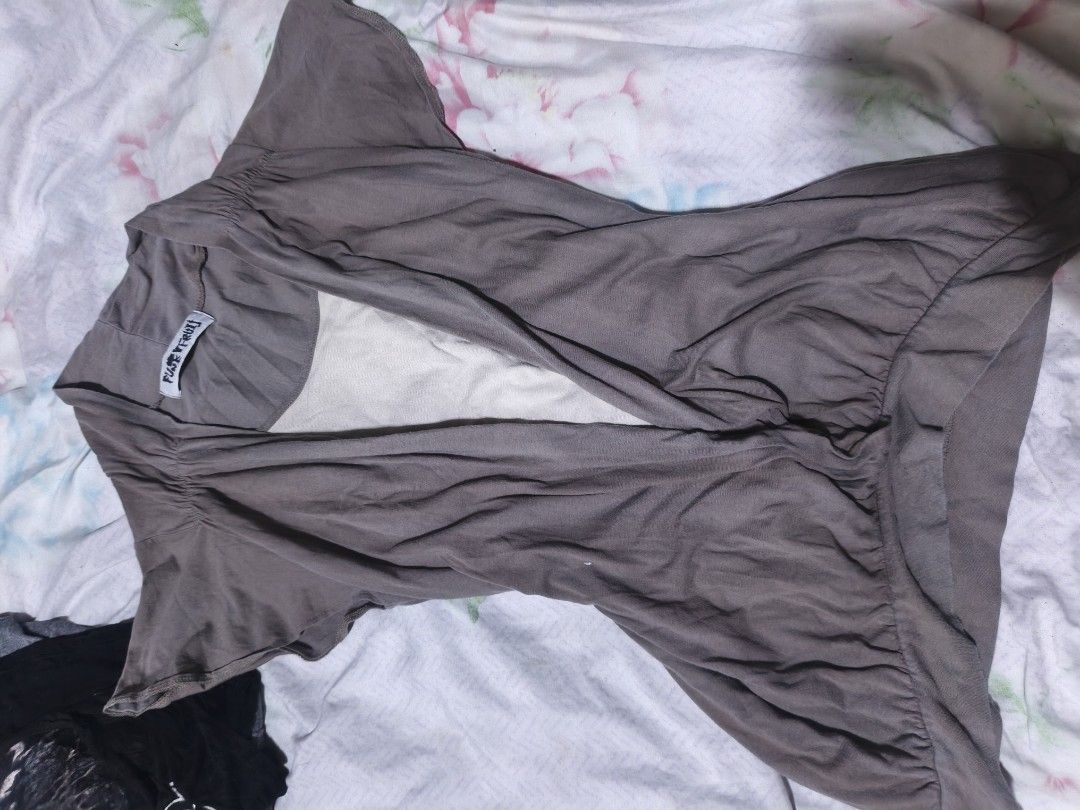 Grunge, Y2k typa shii (Category: Shirts) located in Agoo. Submitted by sourceph (Listing ID 1451862616, Image 1). Description: get nyo.