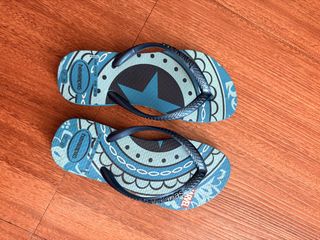 (Category: ) located in . Submitted by aliswardrobe (Listing ID 1451828521, Image 1). Description: .