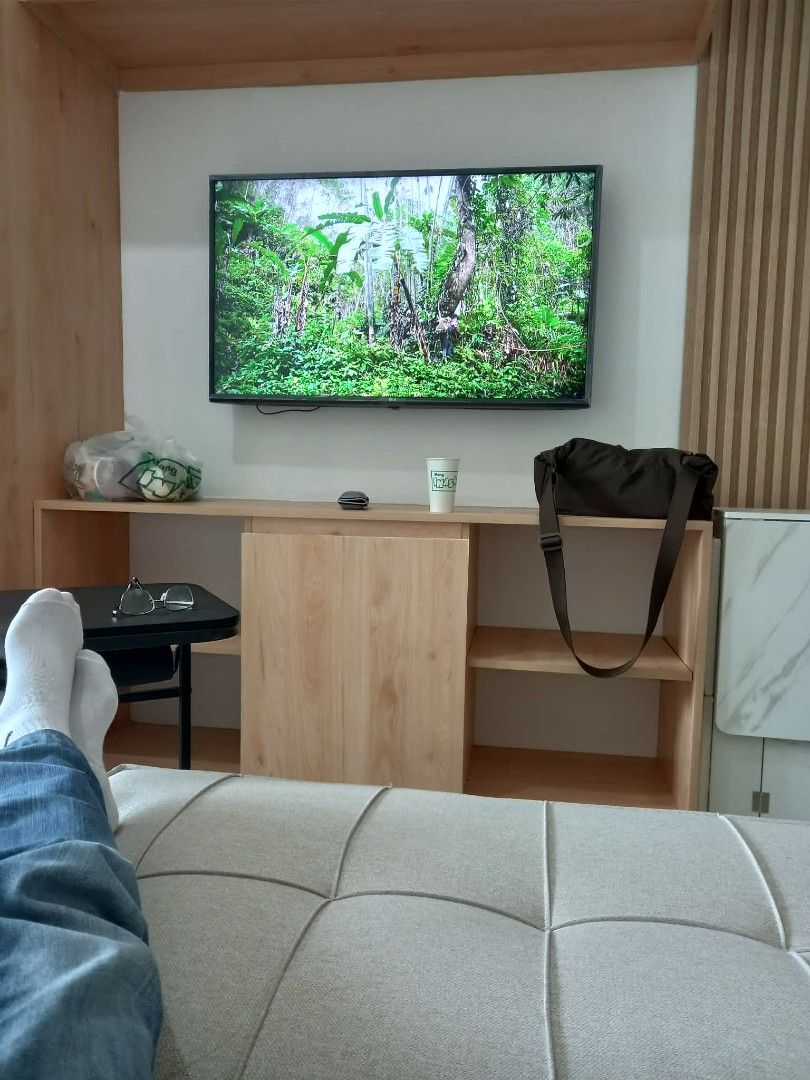 Heart of Makati (Category: Apartments & Condos) located in Manila. Submitted by trueowl_68f5b6 (Listing ID 1451832592, Image 3). Description: Studio Condominium Unit 24 sqm located at Beacon tower the heart center of Makati-near Makati Square ,Arnaiz st and Chino Roces ave. 🏢FULLY FURNISHED No balcony 🌇12th floor -📺42inch Smart TV LG - 🧊7cu.ft Refrigerator LG - 🧑‍🍳Microwave Oven - 🍲2burner induction cooker with rangehood 🌬1.5Hp window typ
