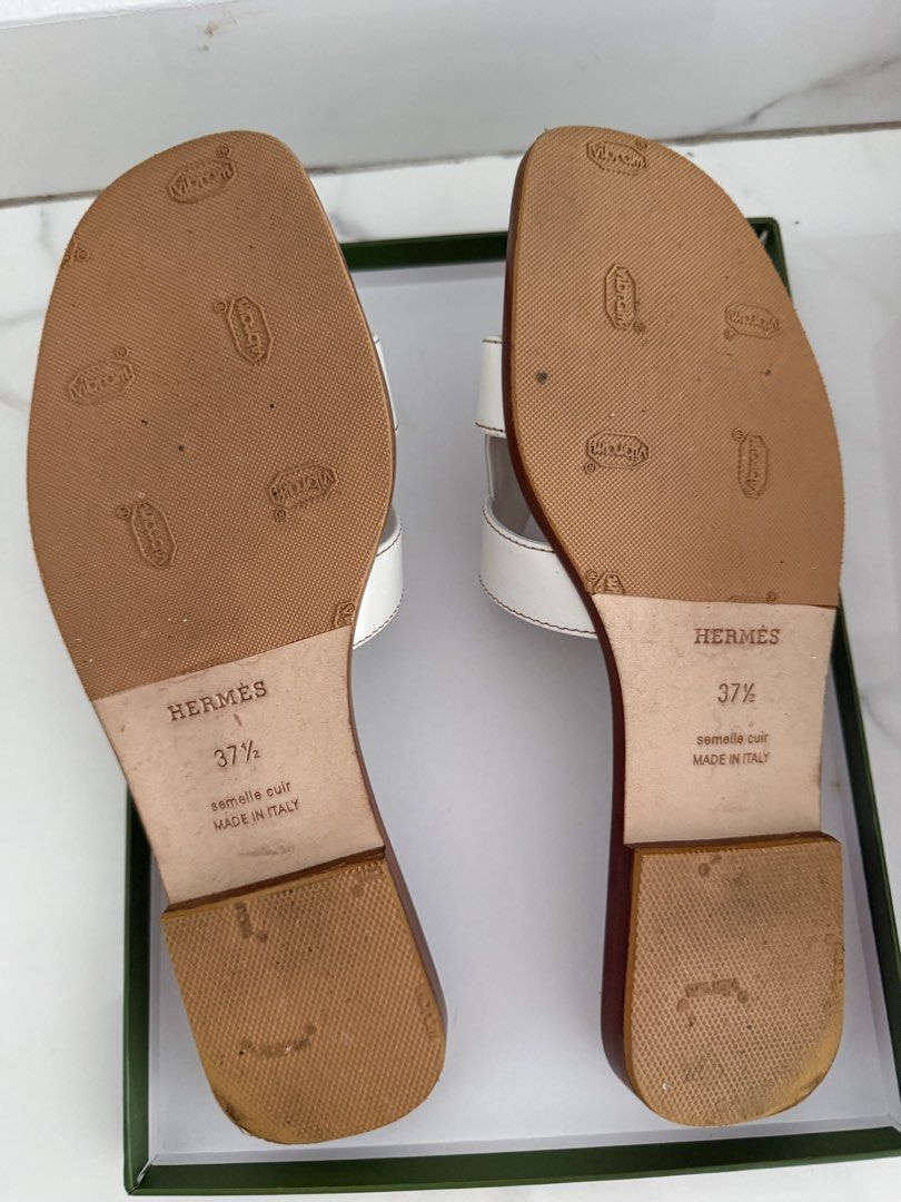 Hermes White Oran (Category: Sneakers & Footwear) located in Singapore. Submitted by bzbee (Listing ID 1451761663, Image 2). Description: Full set with receipt.