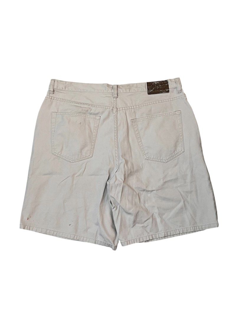 High Sierra Beige Cotton Shorts Size 36 (Category: Shorts) located in Cabuyao City. Submitted by bulandos (Listing ID 1451856477, Image 2). Description: - Brand: High Sierra - Color: Beige - Material: 100% Cotton - Size: 36 - Style: Casual shorts, ideal for everyday wear - Closure: Button and zip - Pockets: Two front, two back.