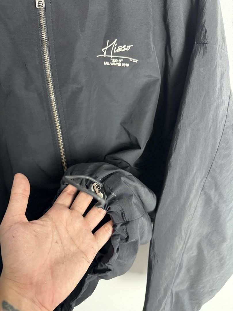 Hisso Jacket (Category: Coats, Jackets and Outerwear) located in Valenzuela. Submitted by wornagainstudios (Listing ID 1451892212, Image 3). Description: .