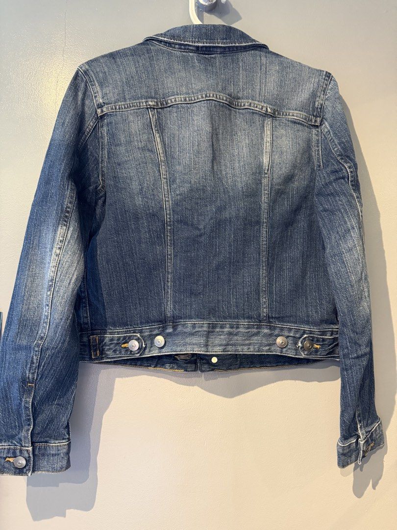 H&M Blue Denim Jacket Size Small (Category: Coats, Jackets and Outerwear) located in Subic. Submitted by rotselela (Listing ID 1451720522, Image 3). Description: - Classic blue denim jacket from H&M - Button-up front - Two chest pockets - Two side pockets - Ideal for layering - Versatile wardrobe staple.