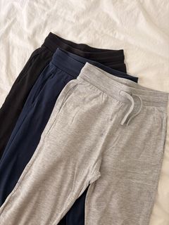 (Category: ) located in . Submitted by aliswardrobe (Listing ID 1451829798, Image 1). Description: .