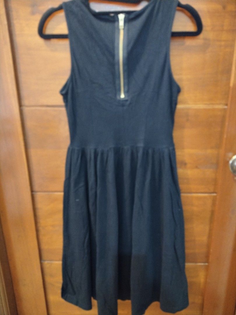 H&M sleeveless dress (Category: Dresses) located in Lipa City. Submitted by abubotcorner (Listing ID 1451768661, Image 2). Description: .