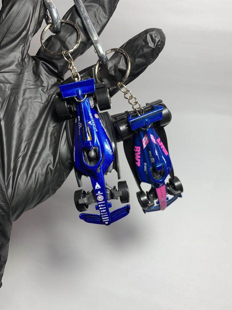 Hot Wheels F1 2025 keychain (Category: Vehicle & Diecast Models) located in Manila. Submitted by thriftomnl (Listing ID 1451819918, Image 2). Description: 2025 F1 Hot wheels key chain! 🏷️₱199 only 🏁Available: - BWT alpine - Oracle Red Bull - Mercedes-AMG Petronas - Money Gram HAAS - Atlassian williams INCLUSION: - Carabiner - sticker freebies - pouch (packaging) 📍Muntinlupa City 🚚 ships nationwide (via j&t or lalamove) Limited stocks only! Ac