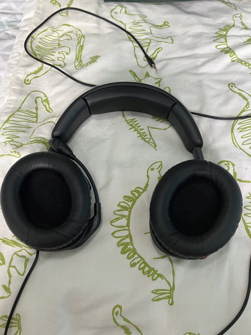 HyperX Cloud Stinger 2 (Category: Headphones & Headsets) located in Singapore. Submitted by troll3rz (Listing ID 1451774638, Image 2). Description: Tried for a week, too uncomfortable for my ears. Have cleaned earcups with alc wipe. With box.