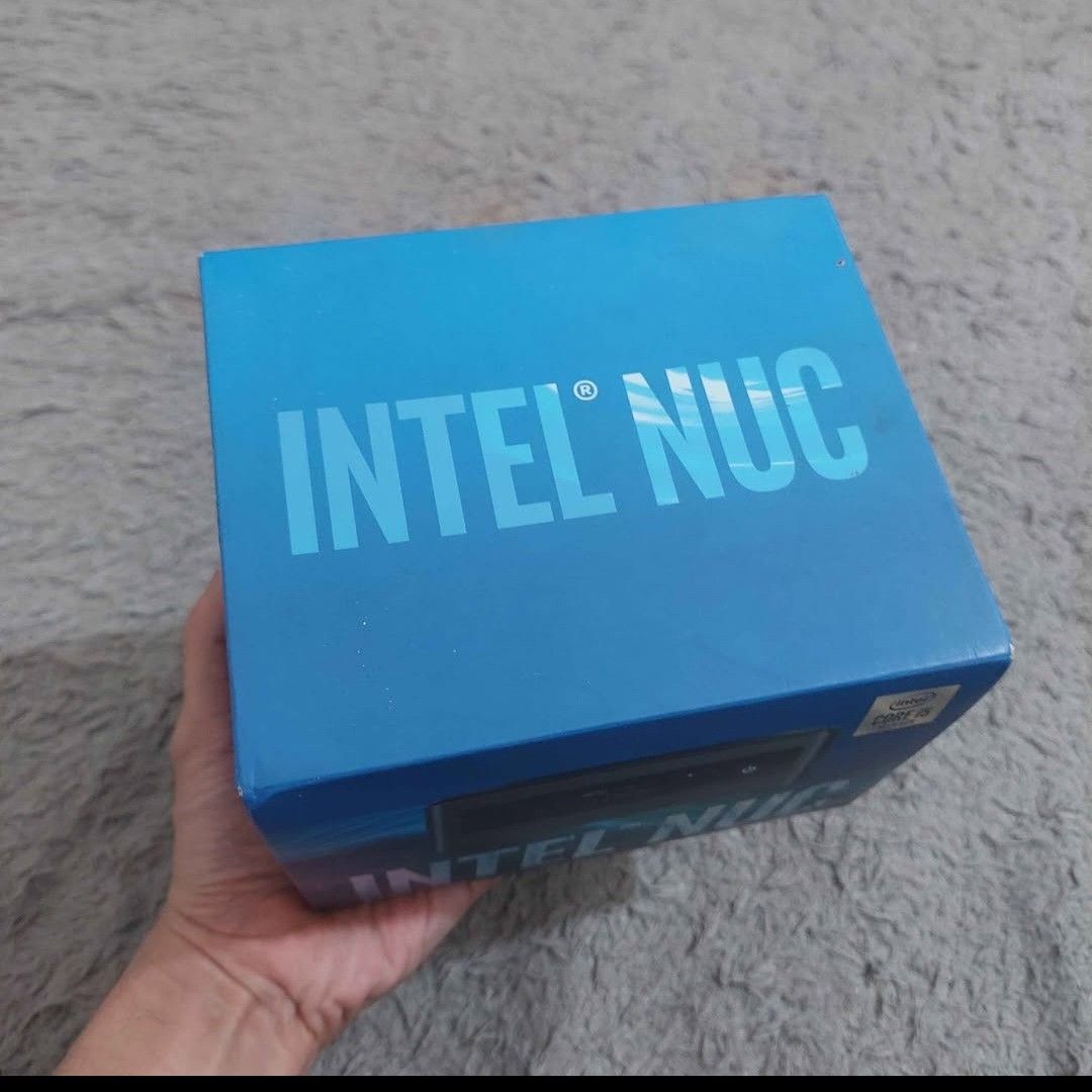 Intel NUC Mini PC Core i5 Gen 8 Fullset (Kategori: Desktop) berada di Bogor. Dikirim oleh kujang.gadget.store (ID iklan 1451805896, Gambar 3). Deskripsi: Intel NUC Mini PC Core i5 Gen 8 Fullset CPU mini kecil ringkes, ga banyak makan tempat, performa mantep. Sudah ada port hdmi dan type c, di dalem masih ada 1 slot kosong untuk pasang ssd nvme. Fungsi overall normal, fisik 85%, kelengkapan fullset box. Spesifikasi: - Intel Core i5-8250U - VGQ int