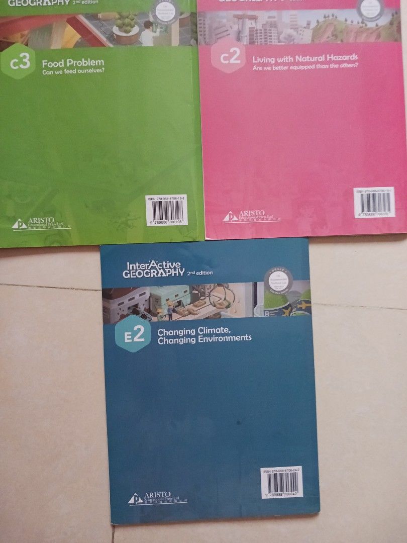 Interactive Geography C2, C3 & E2 （分類：教科書）位於 Hong Kong。 由 farded 提交（商品編號 1451753629，圖片 2）。簡介： 一本 : $60 三本 : $140 兩本Let's Review同Let's Revise部分有鉛筆做小量作答 C2 有用鉛筆做筆記，冇任何原子筆痕 C3 有少量鉛筆，原子筆+螢光筆痕 E2有兩頁用原子筆做小量作答。