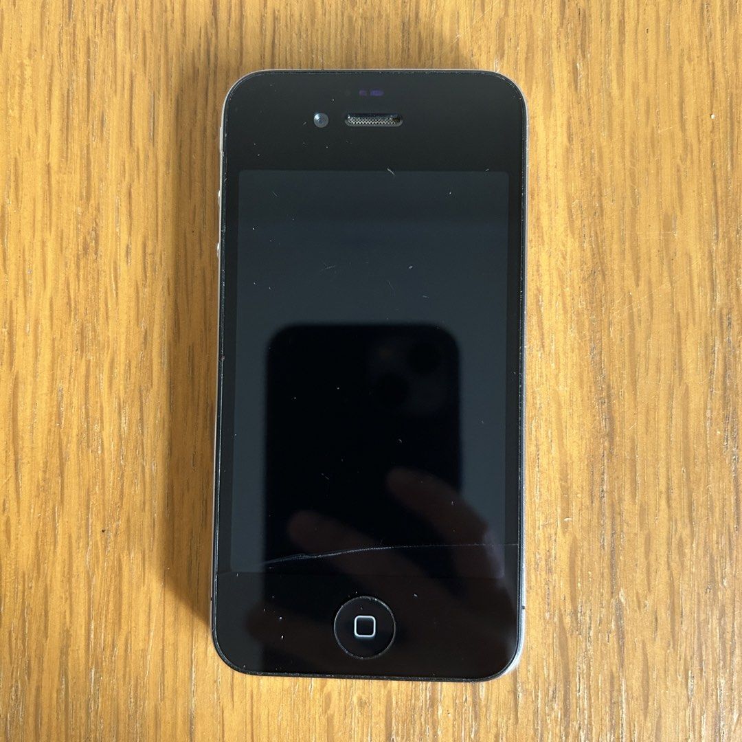 Iphone 4 (Category: Others) located in Las Pinas. Submitted by pl4y_it_4g4in (Listing ID 1451767535, Image 3). Description: Used Issue •screen •mejo hard press home button Good workinf conditin Everything works With charger/transfer cord only.