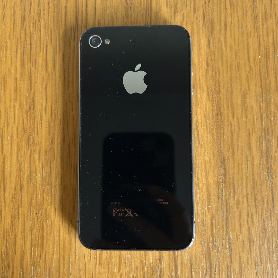 Iphone 4 (Category: Others) located in Las Pinas. Submitted by pl4y_it_4g4in (Listing ID 1451767535, Image 2). Description: Used Issue •screen •mejo hard press home button Good workinf conditin Everything works With charger/transfer cord only.