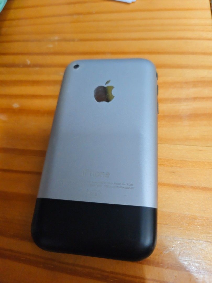 美版第一代iPhone,可著機不包好壞,賣零件 （分類：iPhone 8 系列）位於 Hong Kong。 由 102599 提交（商品編號 1451782220，圖片 2）。簡介： 賣零件。