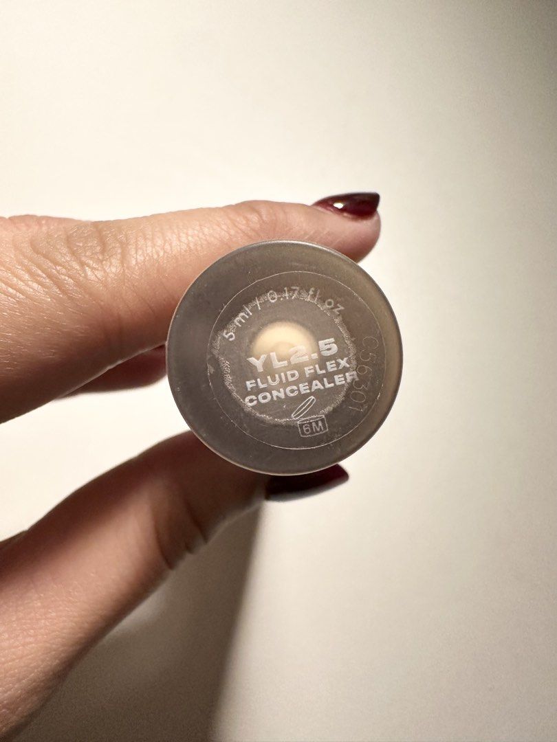Issy Fluid Flex Concealer YL2.5 (Category: Makeup) located in Quezon City. Submitted by dvrgntmckngjy (Listing ID 1451836360, Image 2). Description: - Issy Fluid Flex Concealer - Shade: YL2.5 used twice only, not my shade.