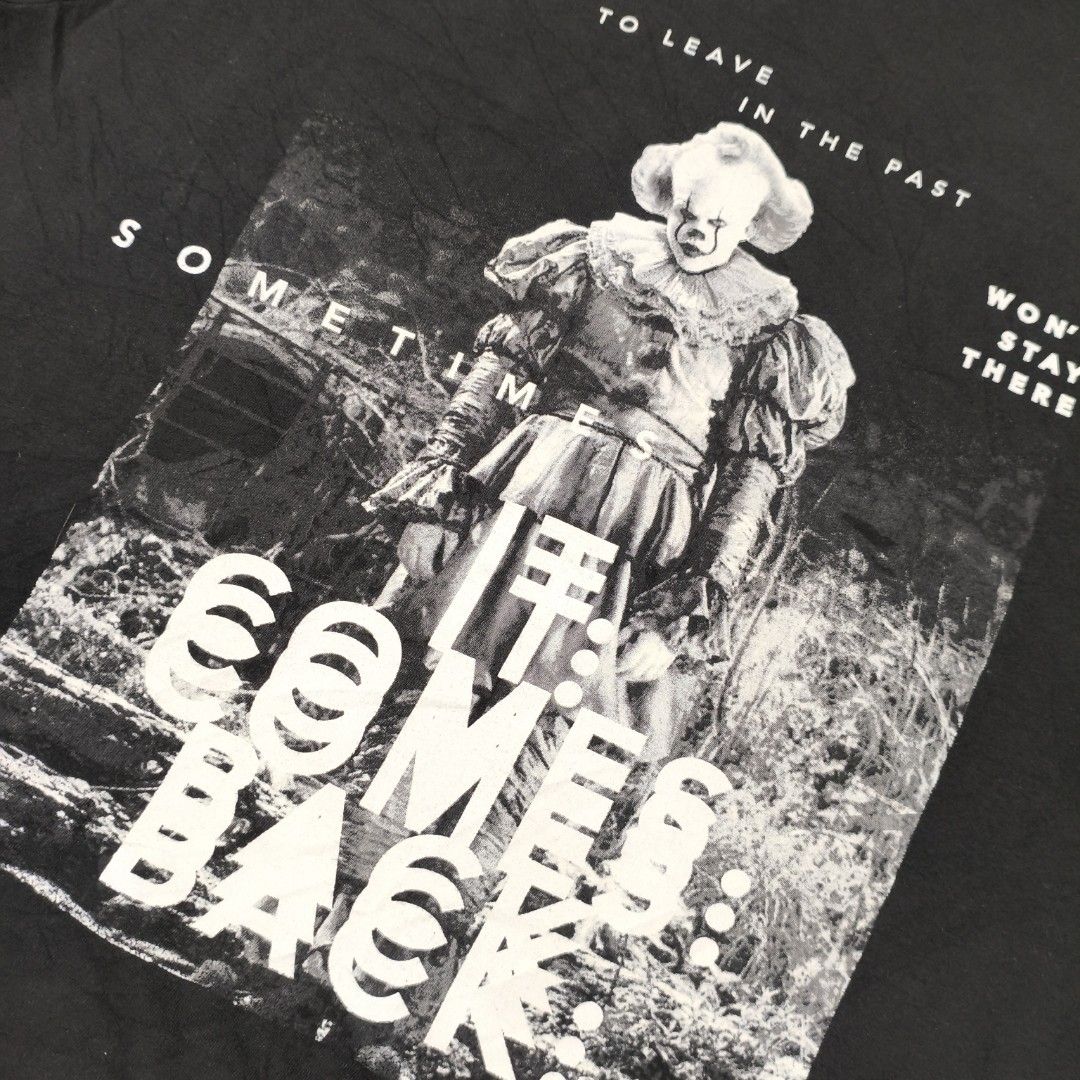 IT chapter two ( Horror tee ) (Category: Tshirts & Polo Shirts ) located in Calatrava. Submitted by ermitany0 (Listing ID 1451802964, Image 3). Description: IT chapter two ( horror tee ) Very good condition Size: Large Width x length: 22.5"x28" Please check photos for more details ✅⬇️ Location: Negros Occidental PM if interested 📩📩📩📩🙂.