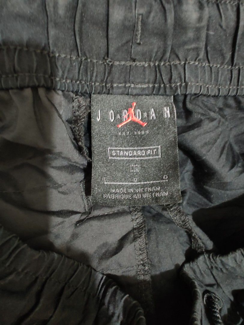 Jordan air track pants (Category: Joggers) located in Labo. Submitted by ronelryan (Listing ID 1451736245, Image 2). Description: 32 to 34 width Length 40.5 Large on tag.