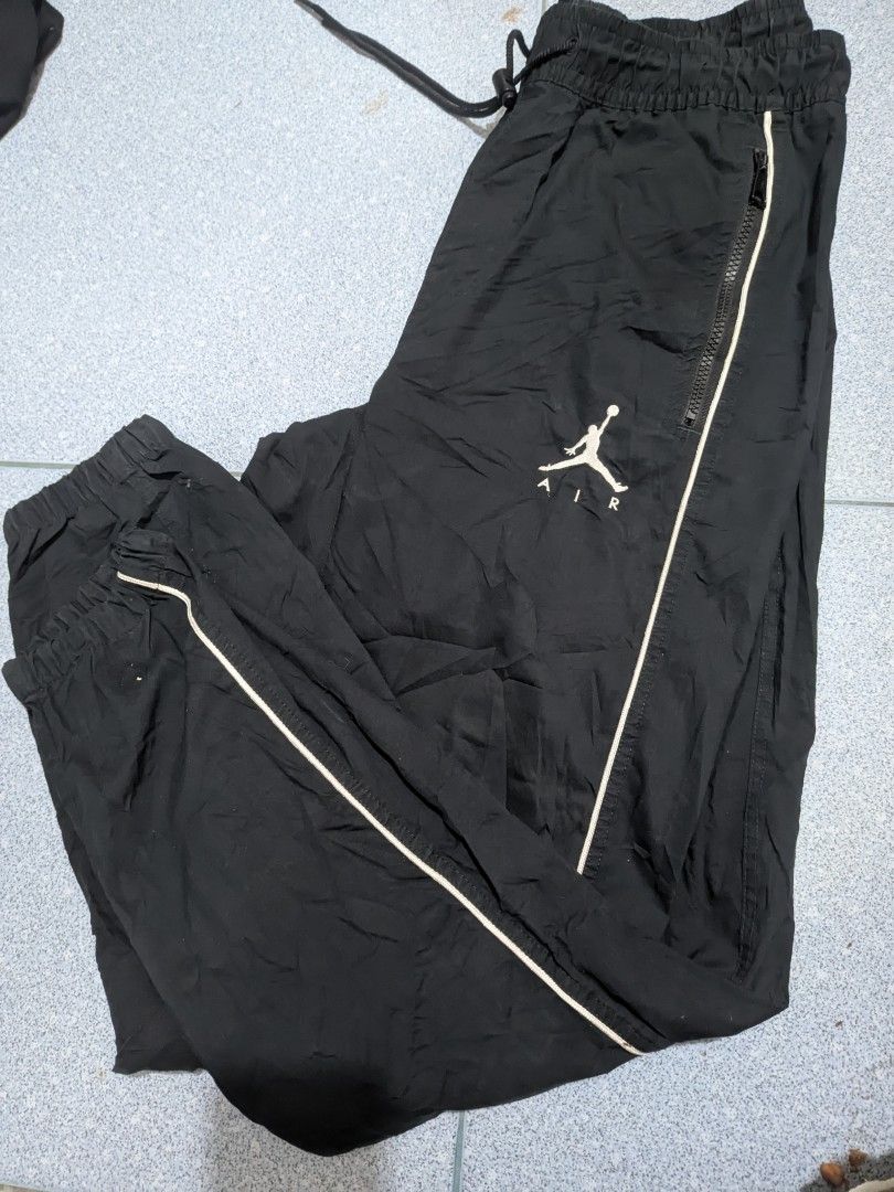 Jordan air track pants (Category: Joggers) located in Labo. Submitted by ronelryan (Listing ID 1451736245, Image 1). Description: 32 to 34 width Length 40.5 Large on tag.