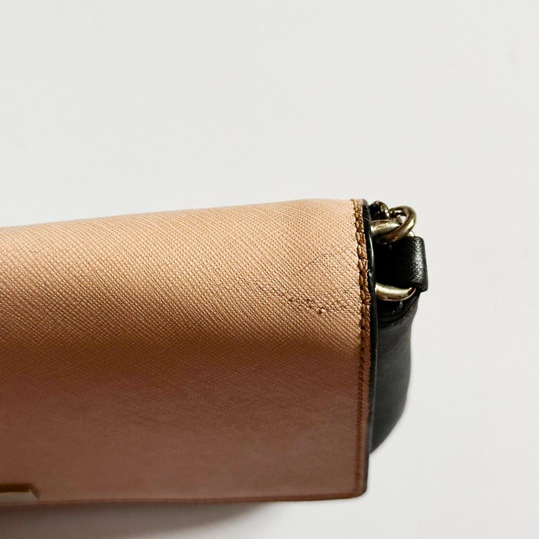 Kate Spade Laurel Way Greer Bag (Category: Luxury Bags & Wallets) located in Manila. Submitted by lene_ (Listing ID 1451774878, Image 3). Description: •Minor leather peeling but not super noticeable • Just needs a light cleaning • Interior condition: 11/10 – looks brand new • No stains or marks inside 📦 Shipping • Delivery fee will be shouldered by the buyer. • Can ship via J&T Express, Lalamove, Grab, or your preferred courier. Feel free to mes