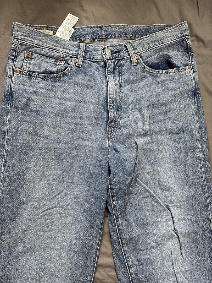 由 chuckdoingcoco (刊登 ID 1451709407，圖片 1) 提交，位於 台北市 (Taipei) 的 Levi’s 568 (類別：牛仔褲)，說明：W34 鮮少著用 材質有混亞麻，適合夏天著用 腰圍48 褲長116。