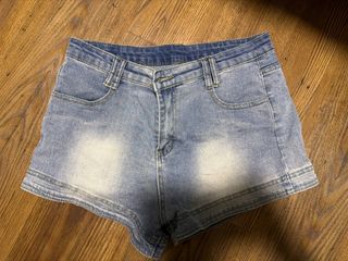 (Category: ) located in . Submitted by yyyy667 (Listing ID 1451796627, Image 1). Description: .