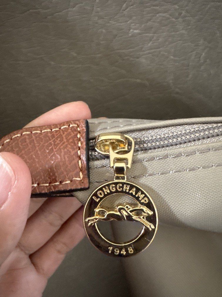 Longchamp (Kategori: Tas & Dompet) berada di Depok. Dikirim oleh jeje.irawan (ID iklan 1451726300, Gambar 3). Deskripsi: .