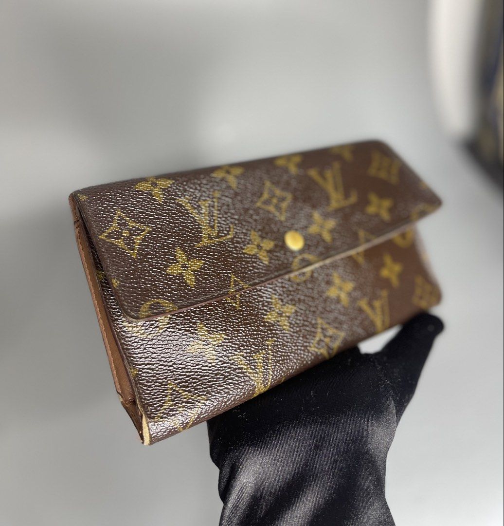 Louis Vuitton monogram canvas trifold wallet (Authentic) (Category: Luxury Bags & Wallets) located in Manila. Submitted by carl2628 (Listing ID 1451816045, Image 2). Description: Louis Vuitton monogram canvas trifold wallet (Authentic) ✅Signs of Usage ✅Spacious interior for cash and card ✅Authenticity Guaranteed ✅Wallet Only .