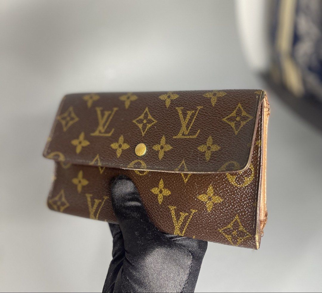 Louis Vuitton monogram canvas trifold wallet (Authentic) (Category: Luxury Bags & Wallets) located in Manila. Submitted by carl2628 (Listing ID 1451816045, Image 3). Description: Louis Vuitton monogram canvas trifold wallet (Authentic) ✅Signs of Usage ✅Spacious interior for cash and card ✅Authenticity Guaranteed ✅Wallet Only .