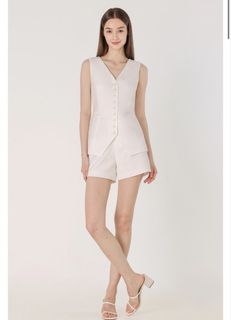 (Category: ) located in . Submitted by gninn.apparel (Listing ID 1451772821, Image 1). Description: .