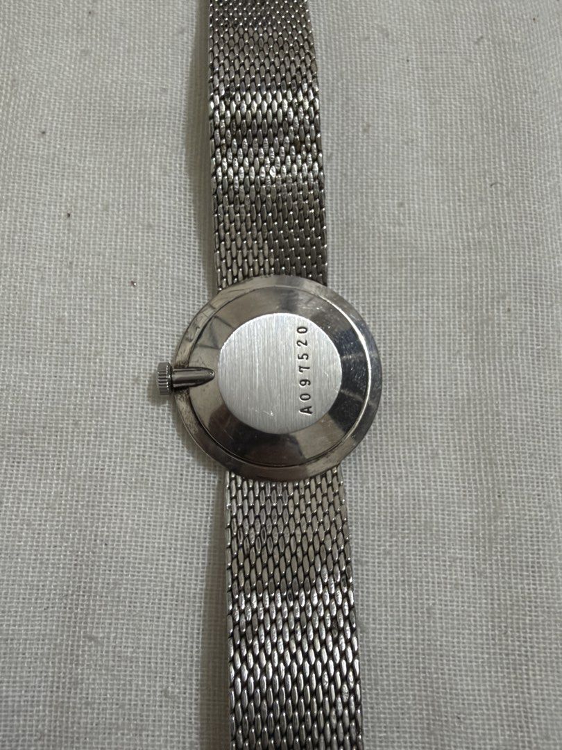 Loyal queen (Category: Women's Watches) located in Iloilo. Submitted by random_staff (Listing ID 1451877085, Image 3). Description: Vintage loyal queen White gold plated Manual wind .