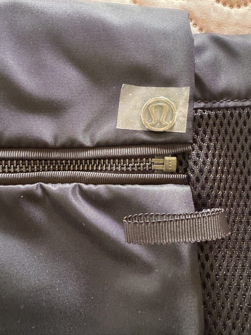 Lululemon Athletica Black Mesh Drawstring Backpack (Category: Backpacks) located in Muntinlupa City. Submitted by tinry (Listing ID 1451740497, Image 3). Description: .